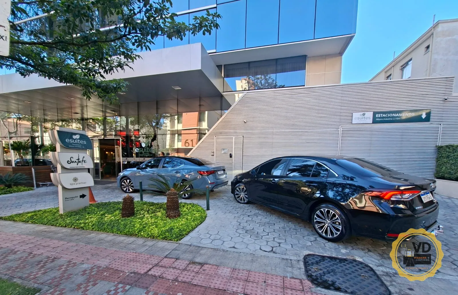 Carros executivos da VD Transportes em transfer para evento em hotel de Belo Horizonte